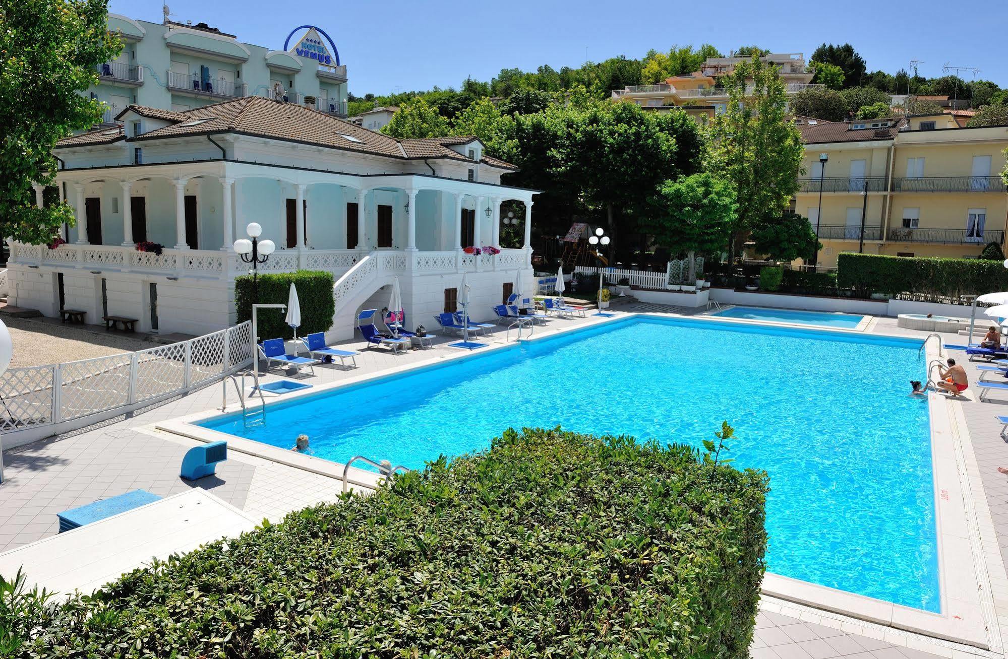 Venus Hotel 4*